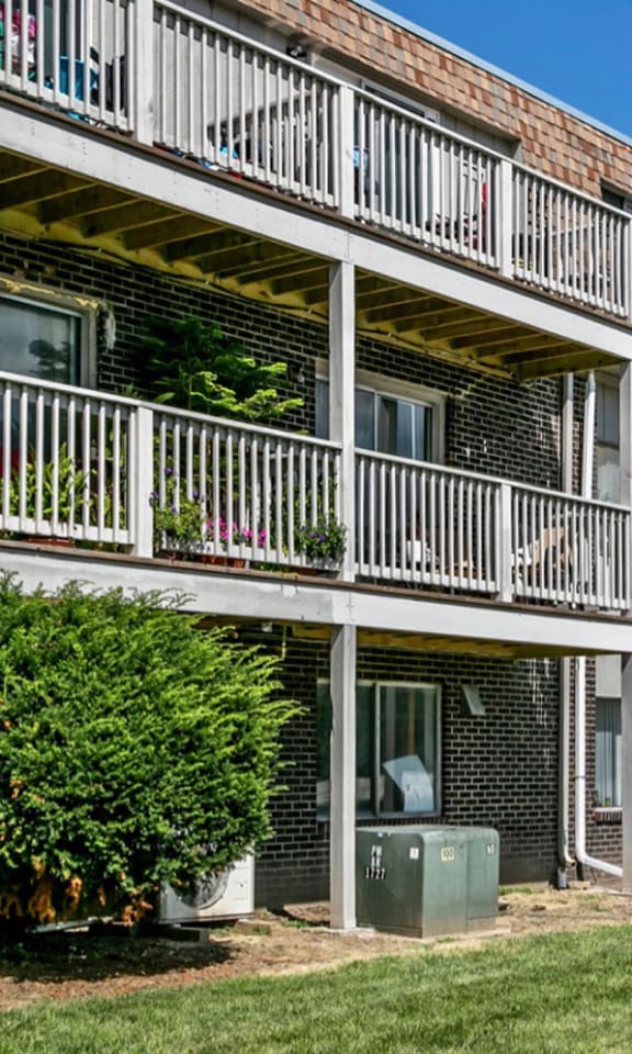 Chateau Bellevue Apartments in Bellevue, NE